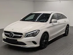 Weiß (calcitweiss) Gebraucht 2016 Mercedes CLA180 Shooting Brake Kombi | 18.980 € (Fairer Preis)