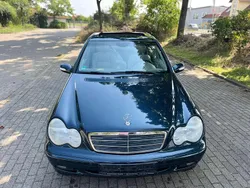 Blau Gebraucht 2003 Mercedes C240 Classic Limousine | 2.700 € (Fairer Preis)