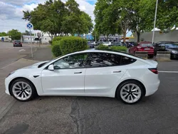 Weiß Gebraucht 2022 Tesla Model 3 Long Range Limousine | 36.500 €