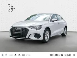 Weiß Gebraucht 2023 Audi A3 Sportback Business Limousine | 26.790 € (Guter Preis)