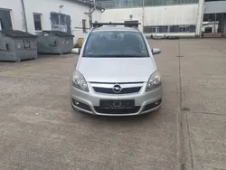 Silber Gebraucht 2006 Opel Zafira Van / Kleinbus | 999 € (Superpreis)