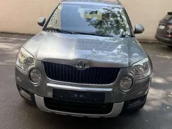 Platin grau metallic Gebraucht 2010 Skoda Yeti Ambition SUV | 4.990 € (Fairer Preis)