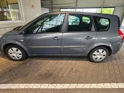 Grau Gebraucht 2006 Renault Scénic II Van / Kleinbus | 1.500 €