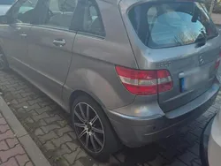 Grau Gebraucht 2005 Mercedes B200 Van / Kleinbus | 4.950 € (Fairer Preis)