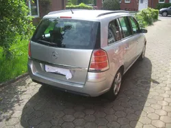 Silber Gebraucht 2007 Opel Zafira Van / Kleinbus | 1.999 € (Fairer Preis)