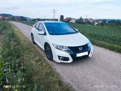 Weiß Gebraucht 2015 Honda Civic Executive Limousine | 16.990 €