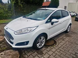 Weiß Gebraucht 2016 Ford Fiesta Titanium Kleinwagen | 6.950 € (Fairer Preis)