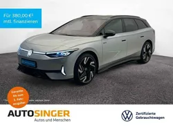 Scale silver metallic Gebraucht 2024 VW ID.7 GTX Limousine | 59.750 €