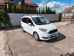 Weiß Gebraucht 2016 Ford Tourneo Courier Trend Van / Kleinbus | 6.300 € (Teuer)