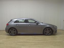 Grau Gebraucht 2021 Mercedes A200 AMG line Limousine | 21.680 € (Guter Preis)