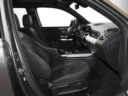 Grau Gebraucht 2022 Mercedes GLB200 SUV | 41.970 € (Etwas zu teuer)