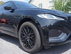 Santorini black (metallic) Gebraucht 2023 Jaguar F-Pace R-Dynamic SUV | 56.979 €