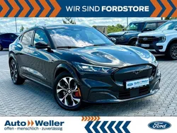 Grau Gebraucht 2022 Ford Mustang Mach-E Extended Range SUV | 38.990 € (Fairer Preis)