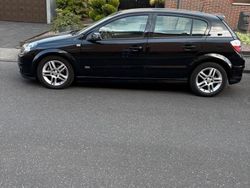 Schwarz Gebraucht 2007 Opel Astra Limousine | 2.900 € (Etwas zu teuer)