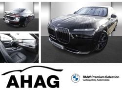 Saphirschwarz metallic Gebraucht 2024 BMW 750e Comfort Edition Limousine | 93.990 € (Superpreis)