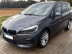 Grau Gebraucht 2019 BMW 218 Gran Tourer Advantage Van / Kleinbus | 16.500 € (Guter Preis)