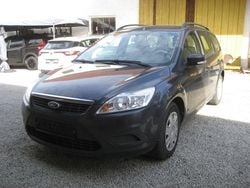 Grau Gebraucht 2011 Ford Focus Kombi | 3.500 € (Superpreis)
