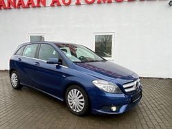 Blau Gebraucht 2011 Mercedes 180 Limousine | 2.990 €