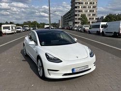 Weiß Gebraucht 2019 Tesla Model 3 Limousine | 20.000 € (Guter Preis)