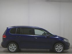 Blau Gebraucht 2022 VW Touran Comfortline Van / Kleinbus | 16.780 € (Superpreis)