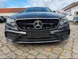 Schwarz Gebraucht 2019 Mercedes E220 AMG line Kombi | 21.999 € (Fairer Preis)