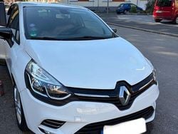 Weiß Gebraucht 2020 Renault Clio V Collection Limousine | 9.500 € (Guter Preis)