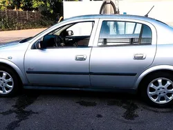 Silber Gebraucht 2003 Opel Astra Limousine | 1.500 € (Fairer Preis)
