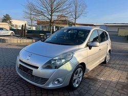 Platingrau Gebraucht 2010 Renault Scénic III Dynamique Van / Kleinbus | 2.999 € (Fairer Preis)
