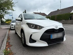 Weiß Gebraucht 2022 Toyota Yaris Kleinwagen | 13.500 € (Etwas zu teuer)