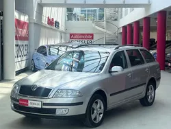 Stribrna diamantova/diamantsil Gebraucht 2009 Skoda Octavia Elegance Kombi | 3.490 € (Superpreis)