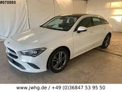 Digitalweiss metallic (metallic) Gebraucht 2020 Mercedes CLA200 Shooting Brake Kombi | 20.450 € (Fairer Preis)