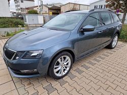 Grau Gebraucht 2018 Skoda Octavia Ambition Kombi | 10.989 € (Guter Preis)
