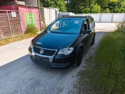 Schwarz Gebraucht 2009 VW Touran Trendline Van / Kleinbus | 3.900 € (Fairer Preis)
