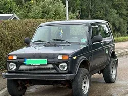 Schwarz Gebraucht 2012 Lada niva SUV | 4.500 € (Teuer)