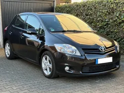 Schwarz Gebraucht 2011 Toyota Auris Executive Limousine | 4.450 €