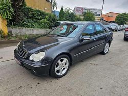 Grau Gebraucht 2003 Mercedes C200 Avantgarde Limousine | 3.299 € (Fairer Preis)