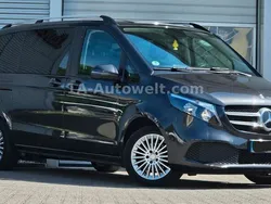 Grau Gebraucht 2021 Mercedes V220 Van / Kleinbus | 25.900 € (Teuer)