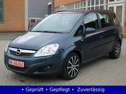 Grau Gebraucht 2008 Opel Zafira Van / Kleinbus | 3.990 € (Fairer Preis)