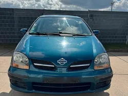 Blau Gebraucht 2001 Nissan Almera Tino Van / Kleinbus | 1.300 €
