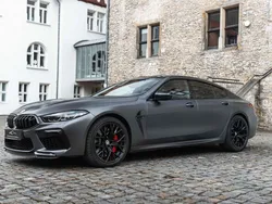 Grau Gebraucht 2021 BMW M8 Competition Edition Coupé | 75.999 €