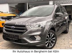 Grau Gebraucht 2017 Ford Kuga ST-Line SUV | 14.850 € (Fairer Preis)
