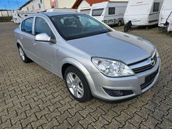 Argon silber/ice silver (m2) Gebraucht 2010 Opel Astra Edition Kleinwagen | 4.990 € (Fairer Preis)