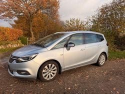 Blau Gebraucht 2017 Opel Zafira Tourer Van / Kleinbus | 14.900 € (Guter Preis)