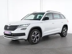 Weiss Gebraucht 2021 Skoda Kodiaq SportLine SUV | 35.887 € (Fairer Preis)