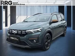Zedergrün Gebraucht 2023 Dacia Jogger Extreme Van / Kleinbus | 18.990 € (Fairer Preis)