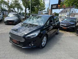 Schwarz Gebraucht 2017 Ford S-MAX Titanium Van / Kleinbus | 14.950 € (Superpreis)