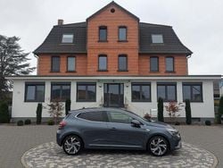 Grau Gebraucht 2021 Renault Clio V Bose Edition Limousine | 13.950 € (Fairer Preis)