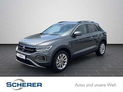 Indiumgrau metallic (metallic) Gebraucht 2025 VW T-Roc Life SUV | 28.330 € (Superpreis)