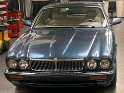 Blau Gebraucht 1994 Jaguar XJ12 Limousine | 10.985 €