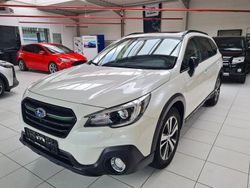 Weiß Gebraucht 2020 Subaru Outback Sport SUV | 26.450 € (Etwas zu teuer)
